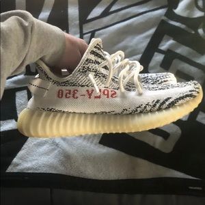 100% Authentic Yeezy 350 Zebra Size 7.5